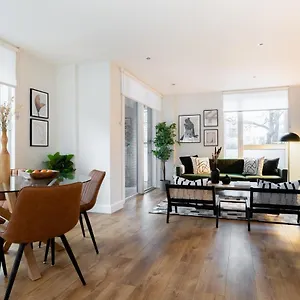 Apartment The Hoxton Docks - Modern & Bright 1bdr Flat With Study & Balcony, London