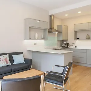 Apartment Pass The Keys - Spacious Flat With Private Sun Terrace In South East, London