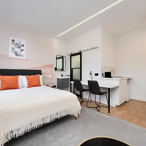 Appartamento D8 House Londra