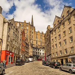 2br Grassmarket With Castle View Apartment Edinburgh